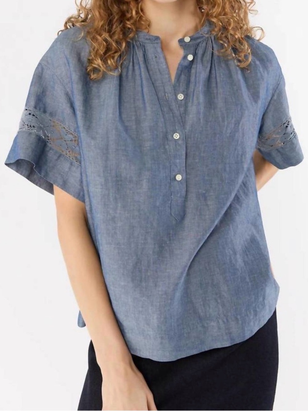 ANN MASHBURN Chambray Blue Eyelet Sleeve Button-Front Blouse